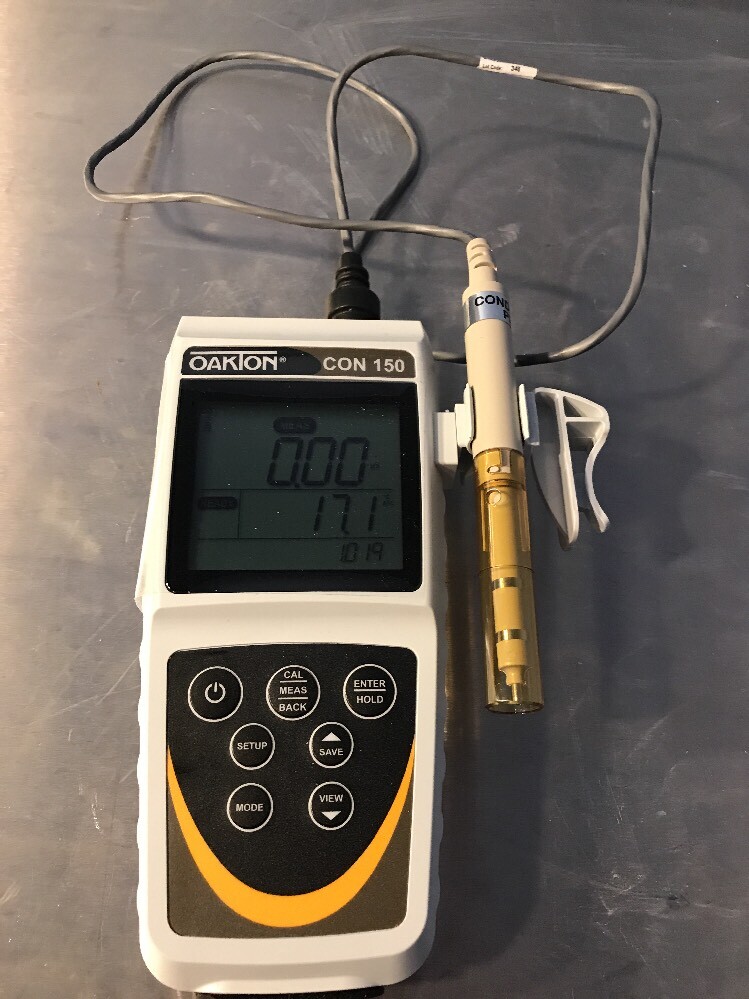 Oakton Waterproof CON 150 Meter with Probe