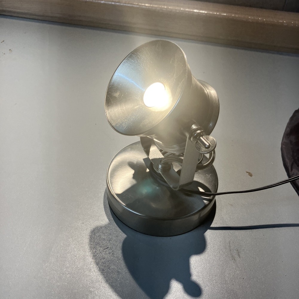 Desktop Spotlight crome very bright