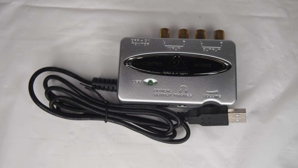 Behringer U-CONTROL UCA202 USB Audio Interface & Optical Out for PC Mac