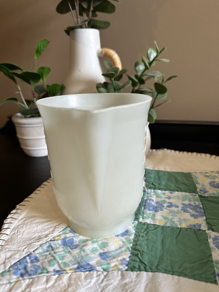 Vintage Plastic Action Industries 2 Cup Measuring Cup