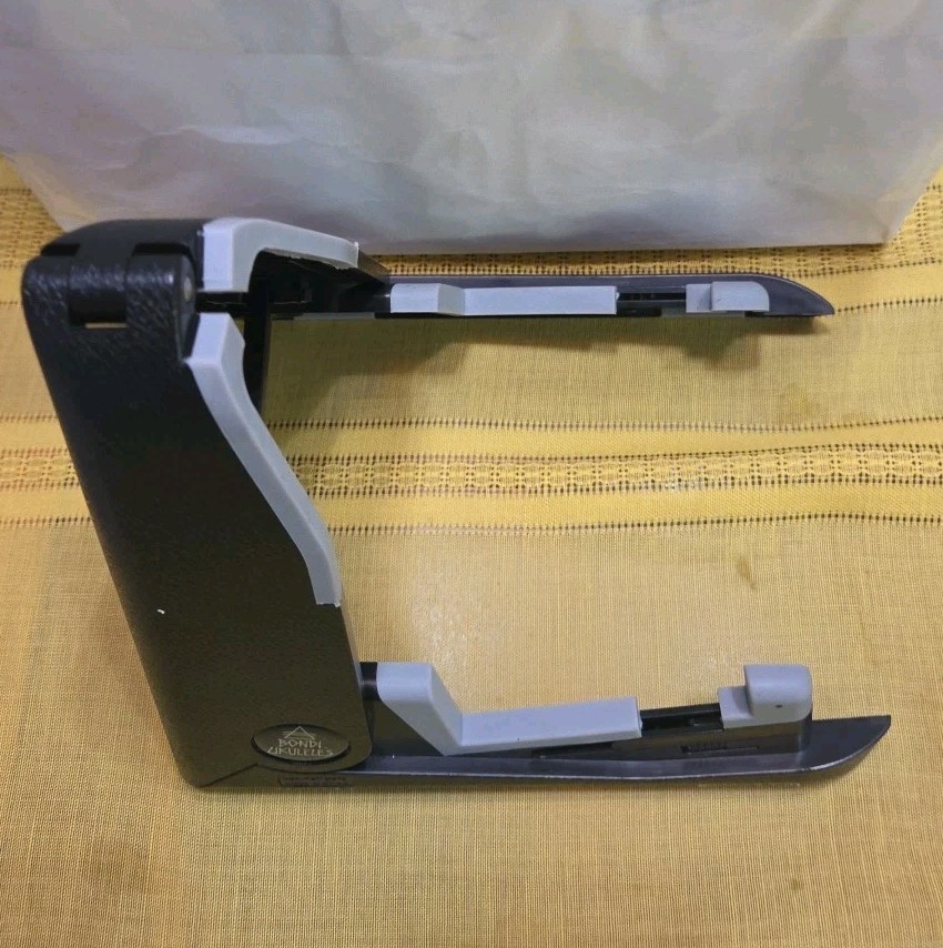 BONDI UKULELE STAND ADJUSTABLE, PORTABLE, LIGHTWEIGHT