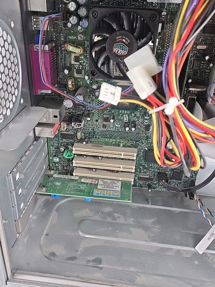 Gateway MFATXSTL KTH 300S Computer Intel Celeron Untested Read Description