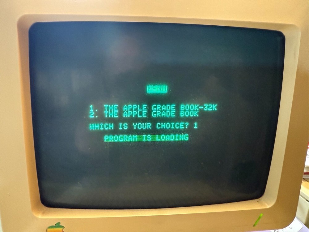 Apple 2 Software : THE APPLE GRADEBOOK : Plus : MAPS & GLOBES (2 programs)