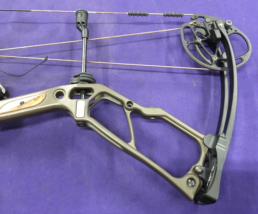 Elite Archery Ritual 30 Compound Bow Bundle w/ Plano Pillarlock Hardcase