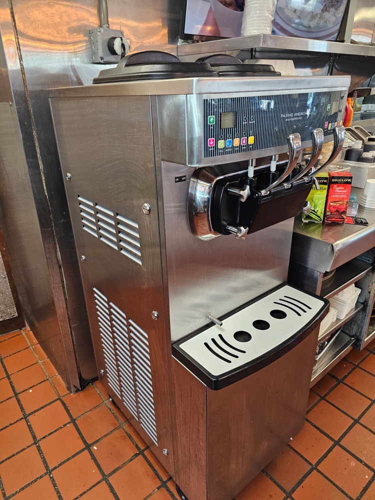 PASMO S520F Twin Twist Soft Serve Floor Standing Machine