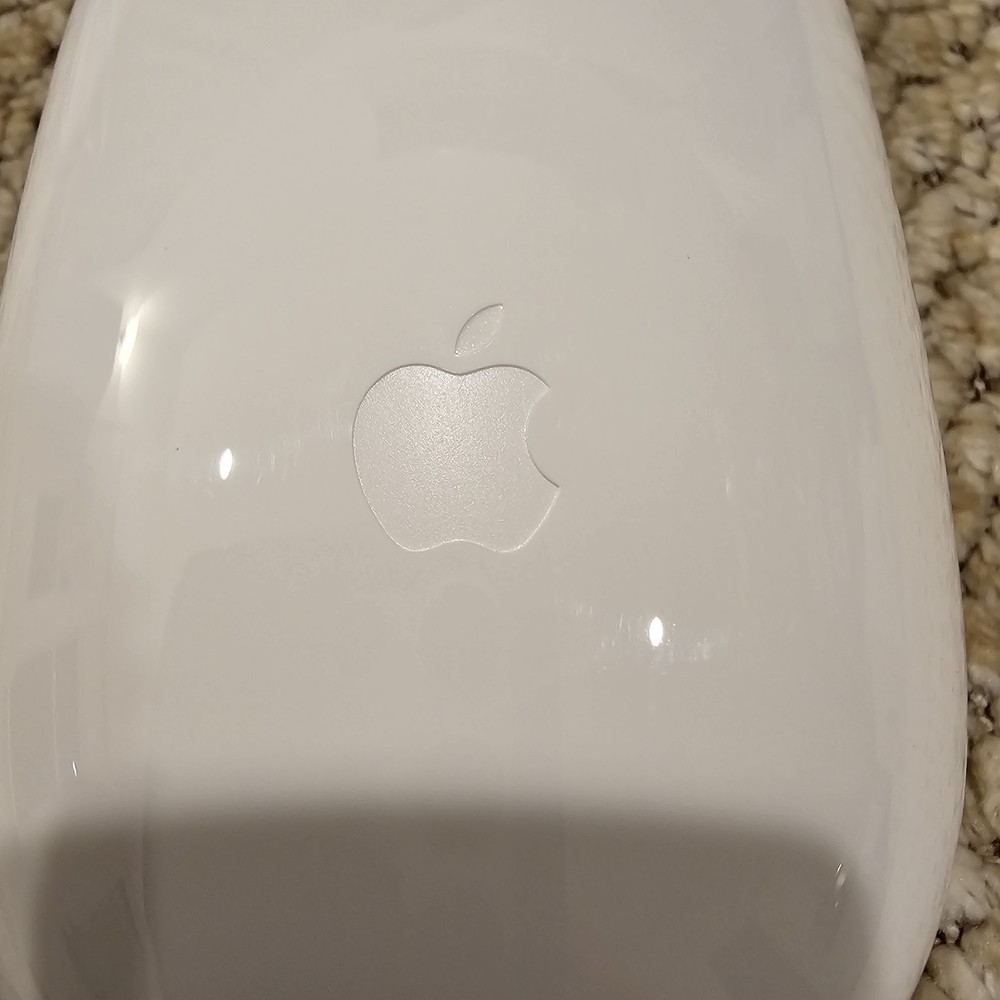 Genuine Apple A1152 Mighty Mouse MB112LL/B Optical Wired Mouse White MacPro
