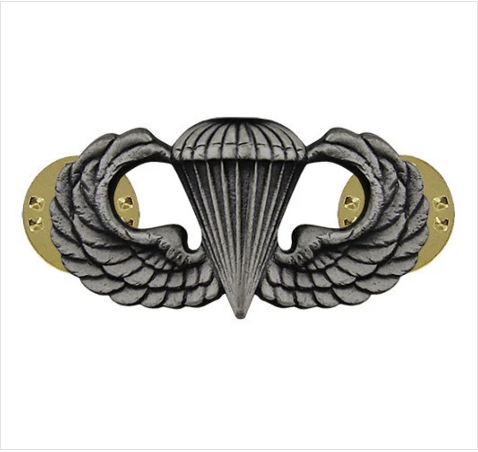 GENUINE U.S. NAVY BADGE: BASIC PARACHUTIST - REGULATION SIZE, OXIDIZED