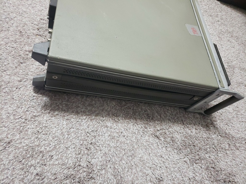 HP 853A 2427A03679 Spectrum Analyzer Display W/ Module 8558B