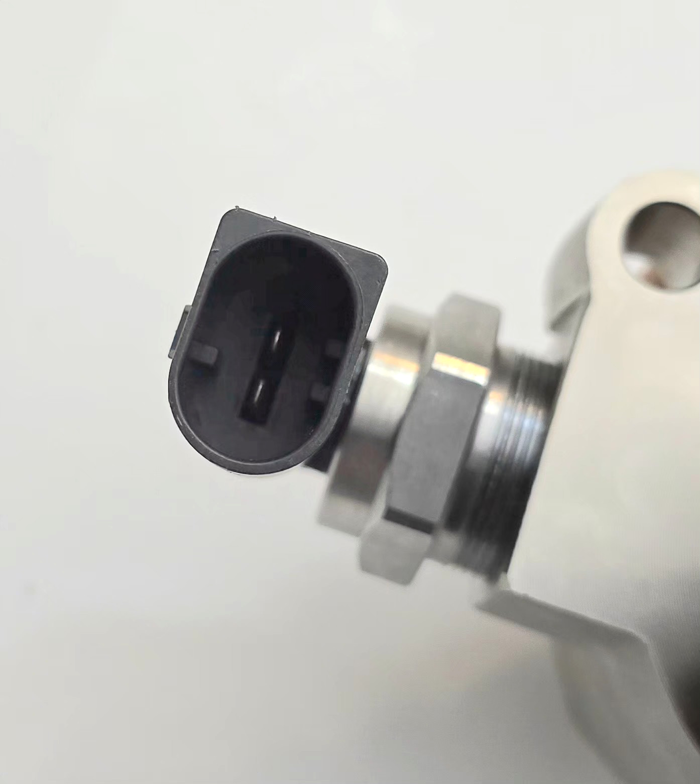 GENUINE VW, AUDI GDI HIGH PRESSURE FUEL PUMP 06L127027C