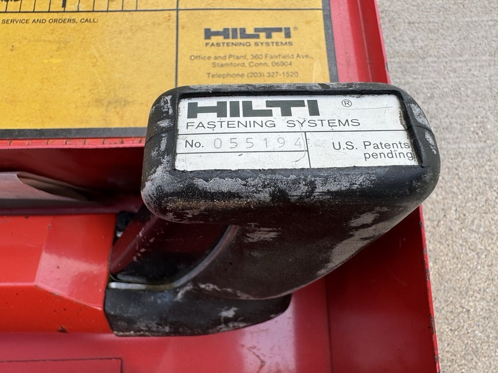 Hilti DX400B Powder Actuated Tool w/ Case & Extras