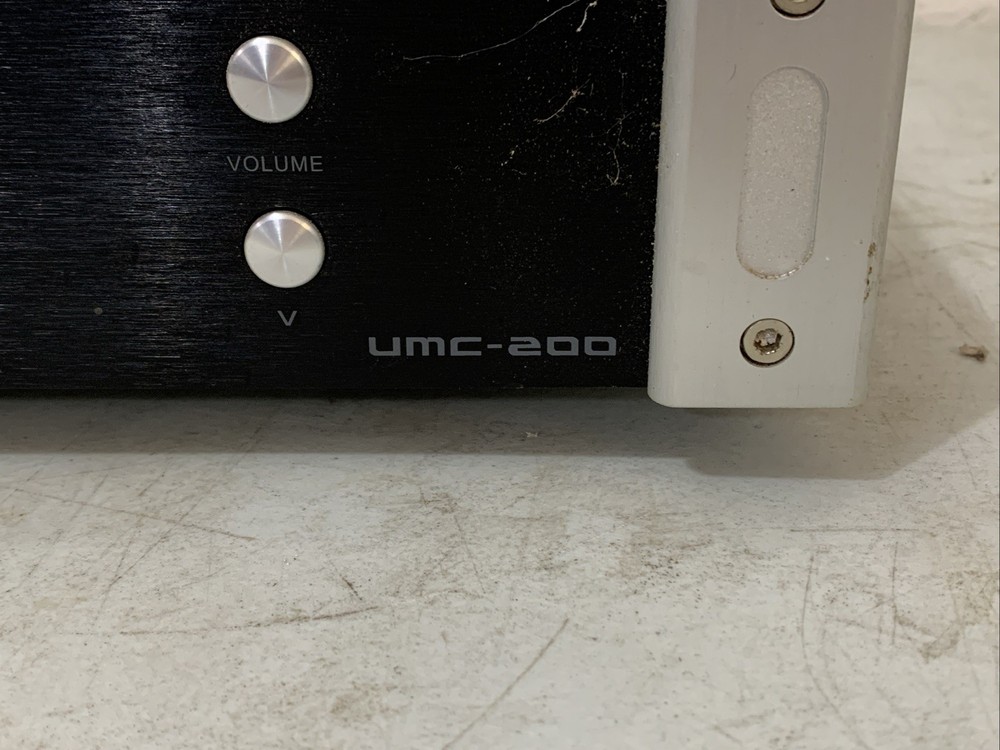 Emotiva UMC-200 7.1 Pre - Amp Surround Sound Processor