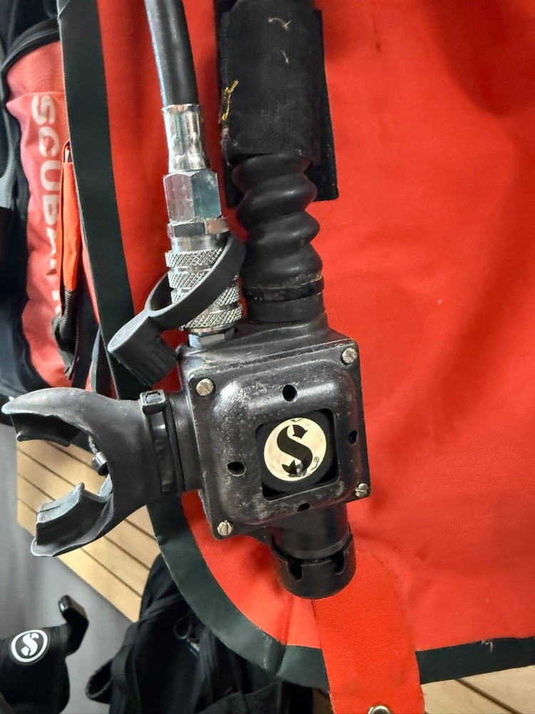 Vintage Scubapro BCD with 1st Gen Air 2