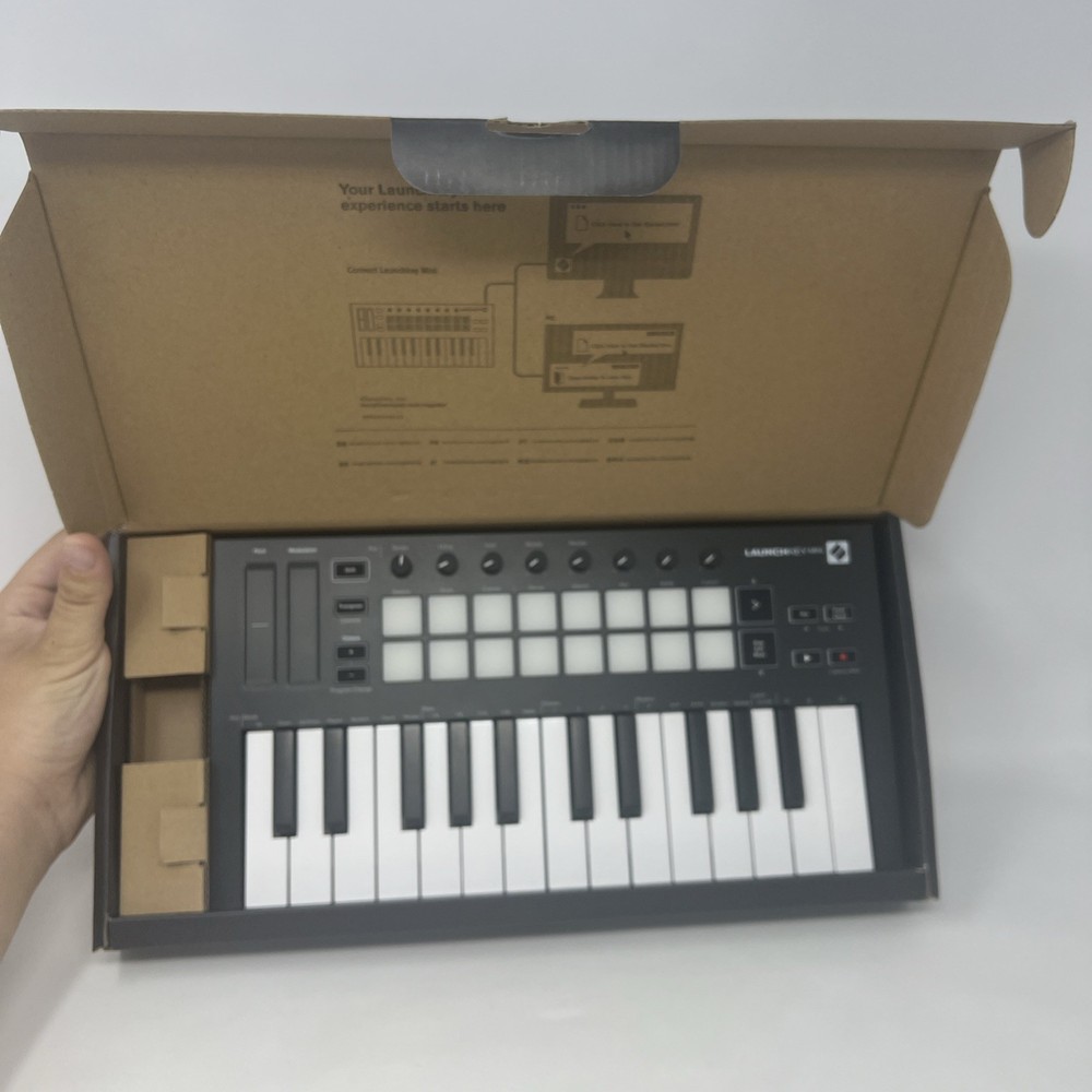 Novation Launchkey Mini Mk3 25 Mini-key Midi Keyboard Controller No Cable
