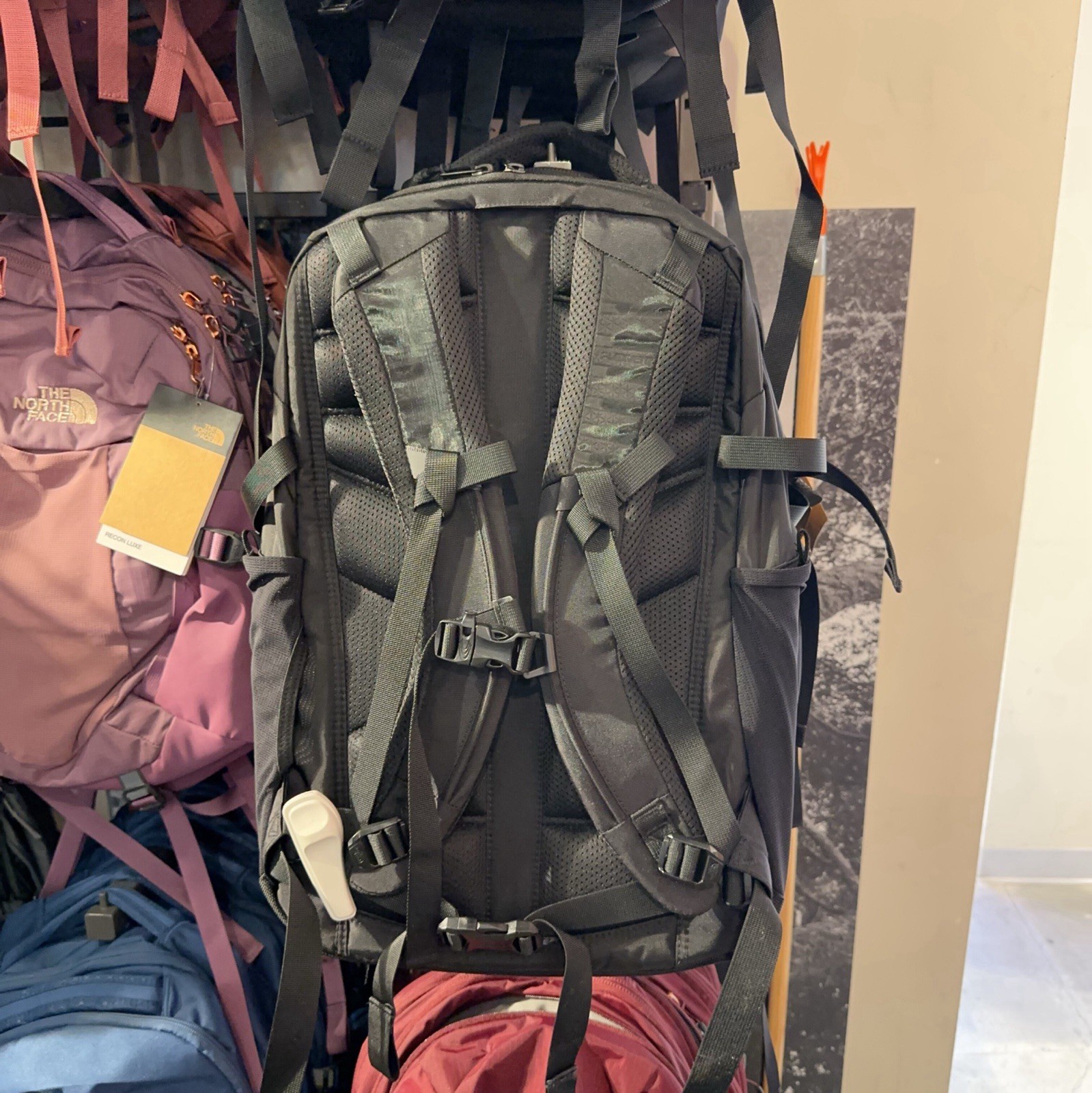 The North Face Recon Unisex Hiking And School Laptop Backpack Black 30 Liter