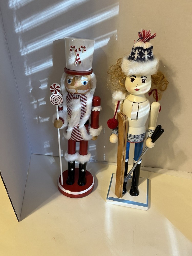 2 Nutcrackers Skier & Starburst Mints