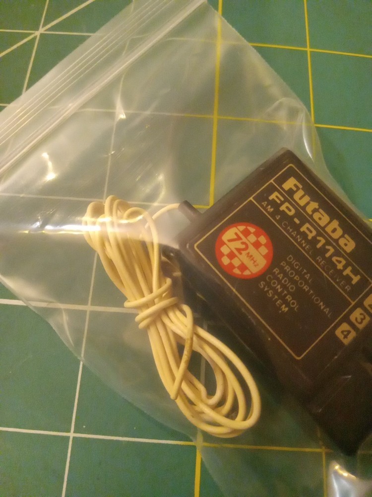 FUTABA FP-R114 AM 72MHZ 4CH RECIEVER. TESTED