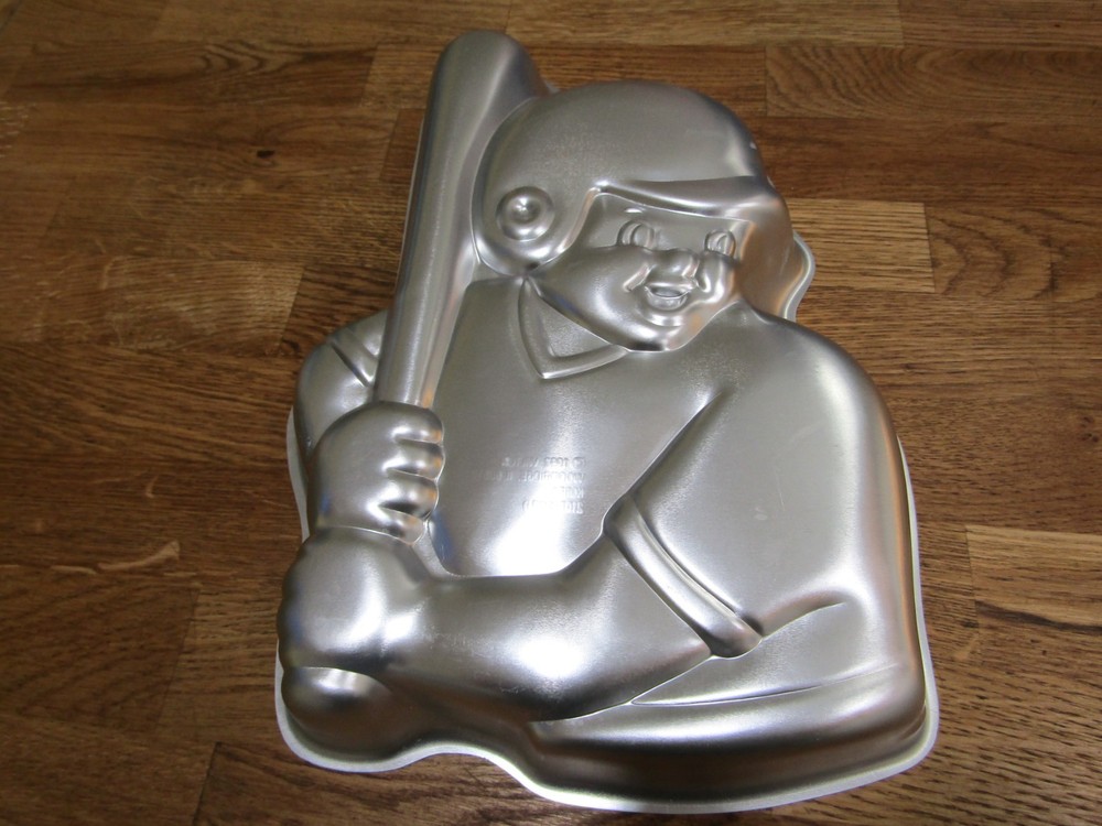 Vtg 1992 Wilton Baseball Softball Player Cake Pan A