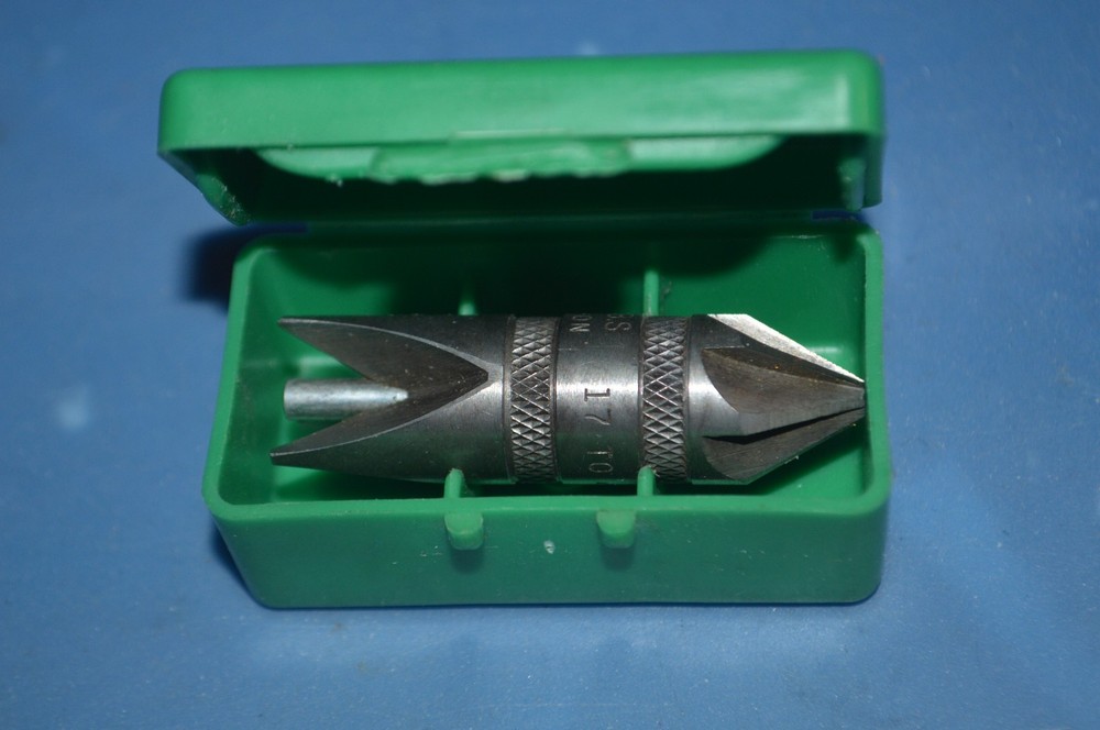 LOT #702  NICE!!! RCBS BURRING TOOL