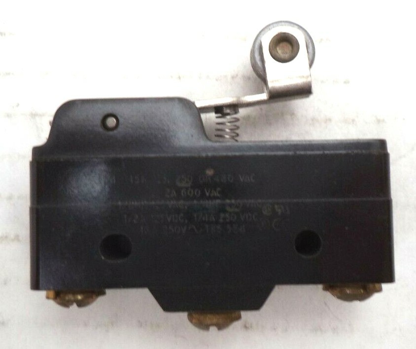 Micro Switch BZ Series 125V 15A Roller Lever Large Basic Switch p/n BZ-2RW822-A2