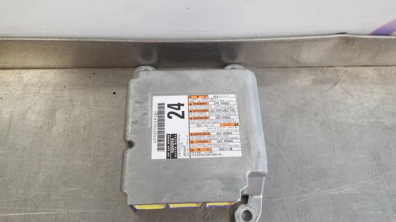 18-19 TOYOTA CAMRY OEM BAG SRS RESTRAINT CONTROL MODULE 8917006641