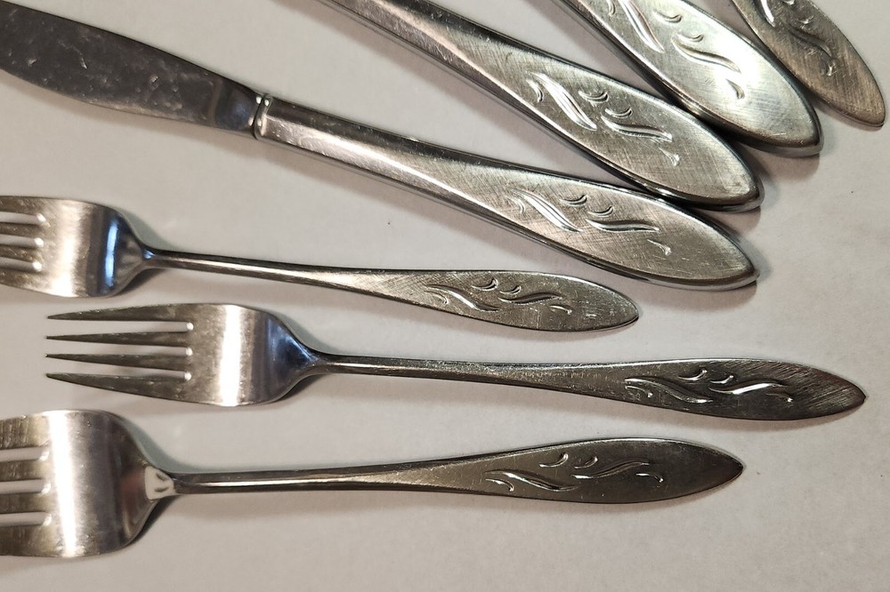 Oneida EMBER GLOW Oneidacraft Deluxe 10 Piece Stainless Flatware Serving Fork