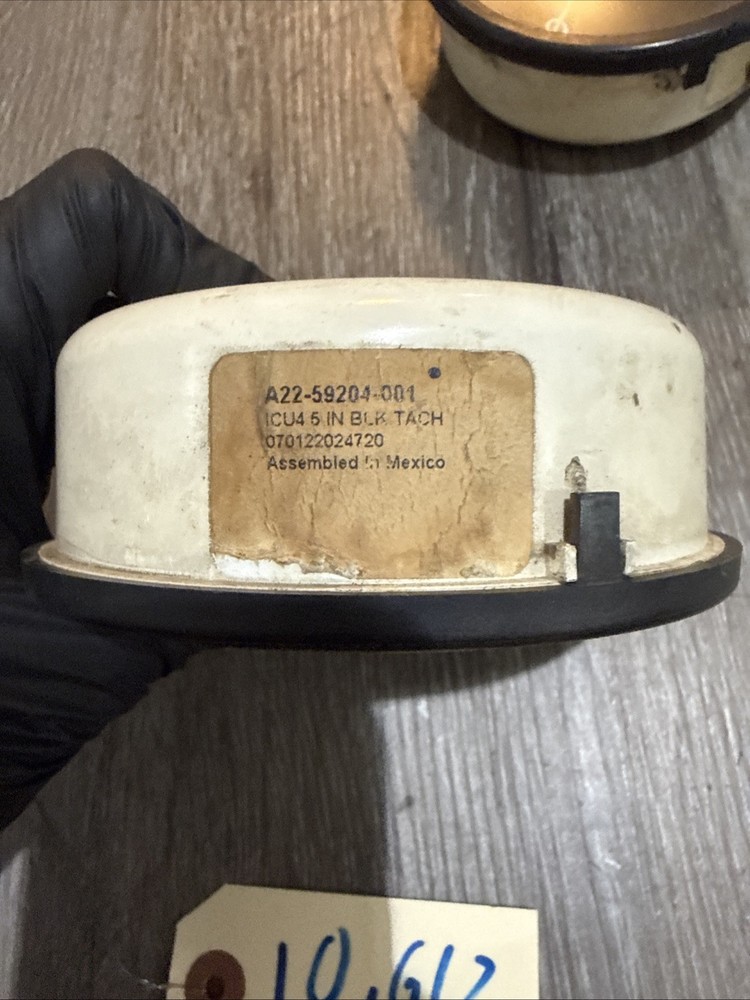 Freightliner Tachometer With Bracket P/N A22-59204-101