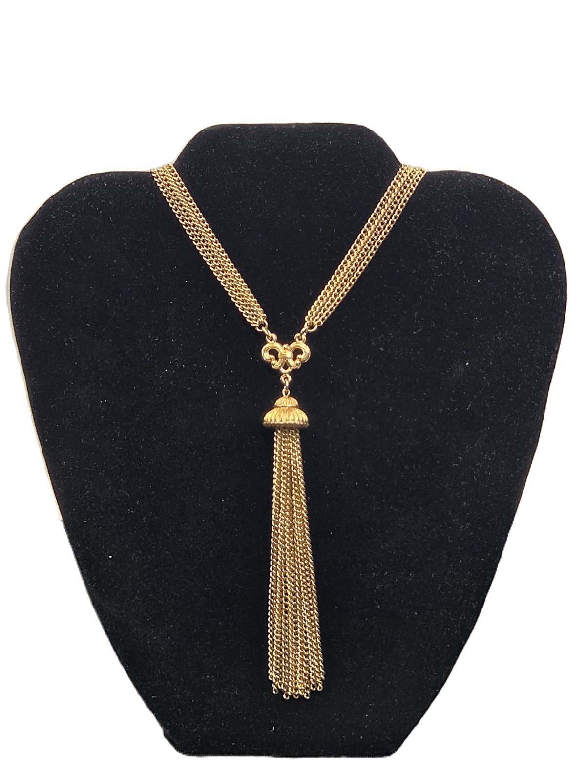 Vntg Multichain And Tasseled Necklace in Gold Tone- 70’s Unmarked