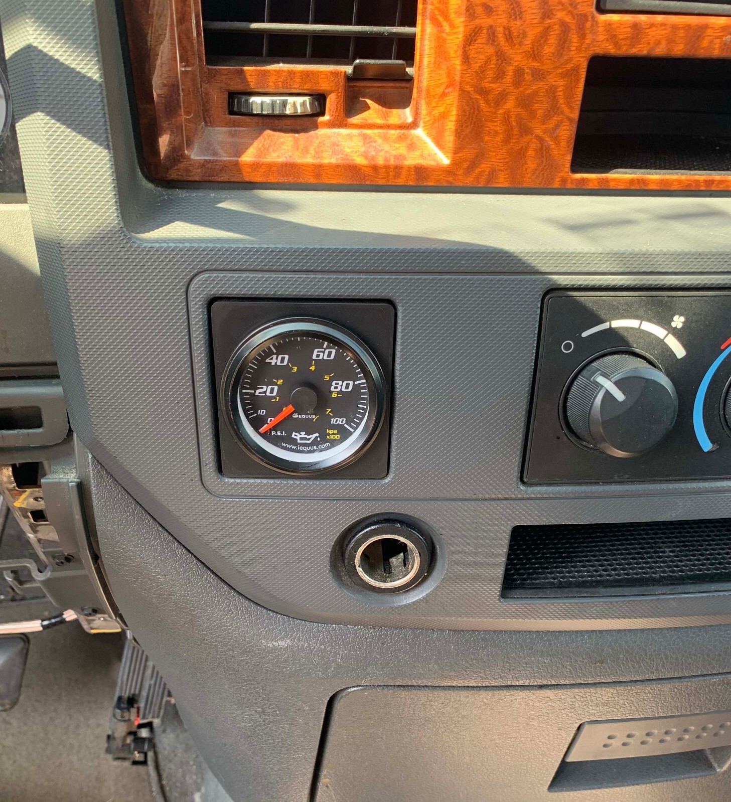 Ram 06-08 Dashboard Gauge Pod Driver