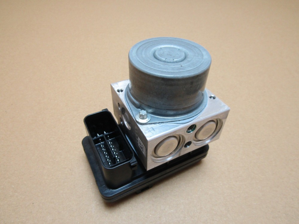Yamaha YZF-R1M 2020 ABS pump control unit module (9488)