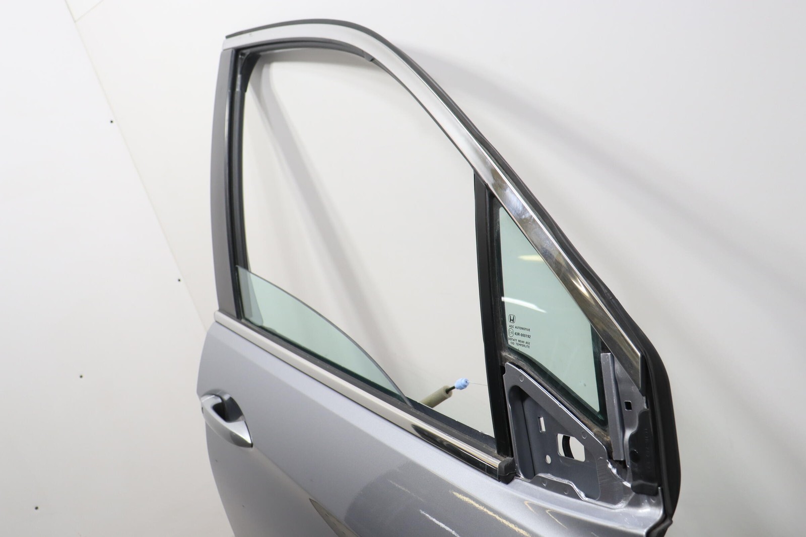 2016-2022 HONDA PILOT FRONT RIGHT PASSENGER SIDE DOOR ASSEMBLY OEM SILVER_NH830M