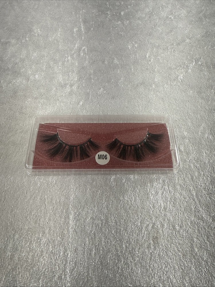 false eyelashes #M06