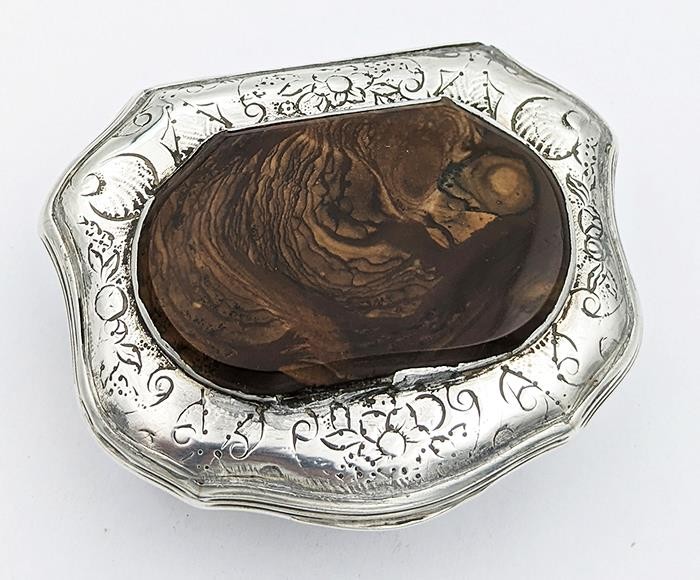 GEORGIAN SOLID SILVER & AGATE SNUFF BOX 18TH CENTURY