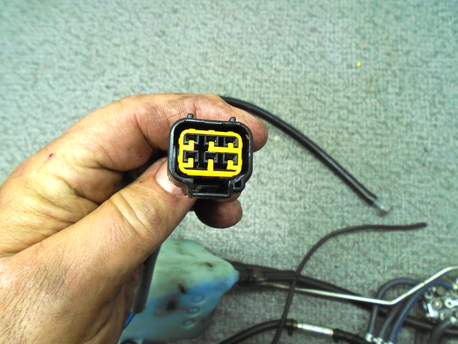 Oil Injection Pump Assy w Tank Assy 67H-13200-00-00 Yamaha 150hp-200hp Outboard