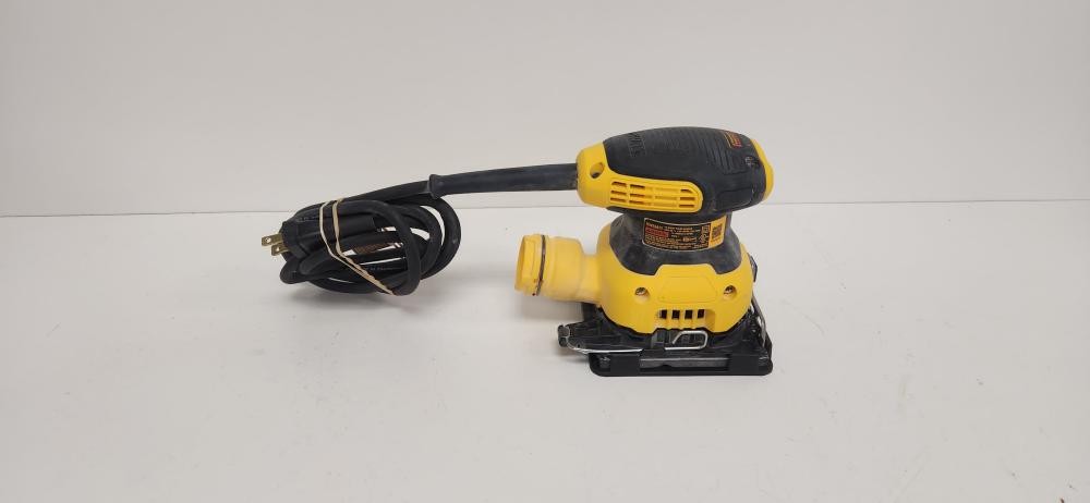 DEWALT DWE6411 (P04022172)