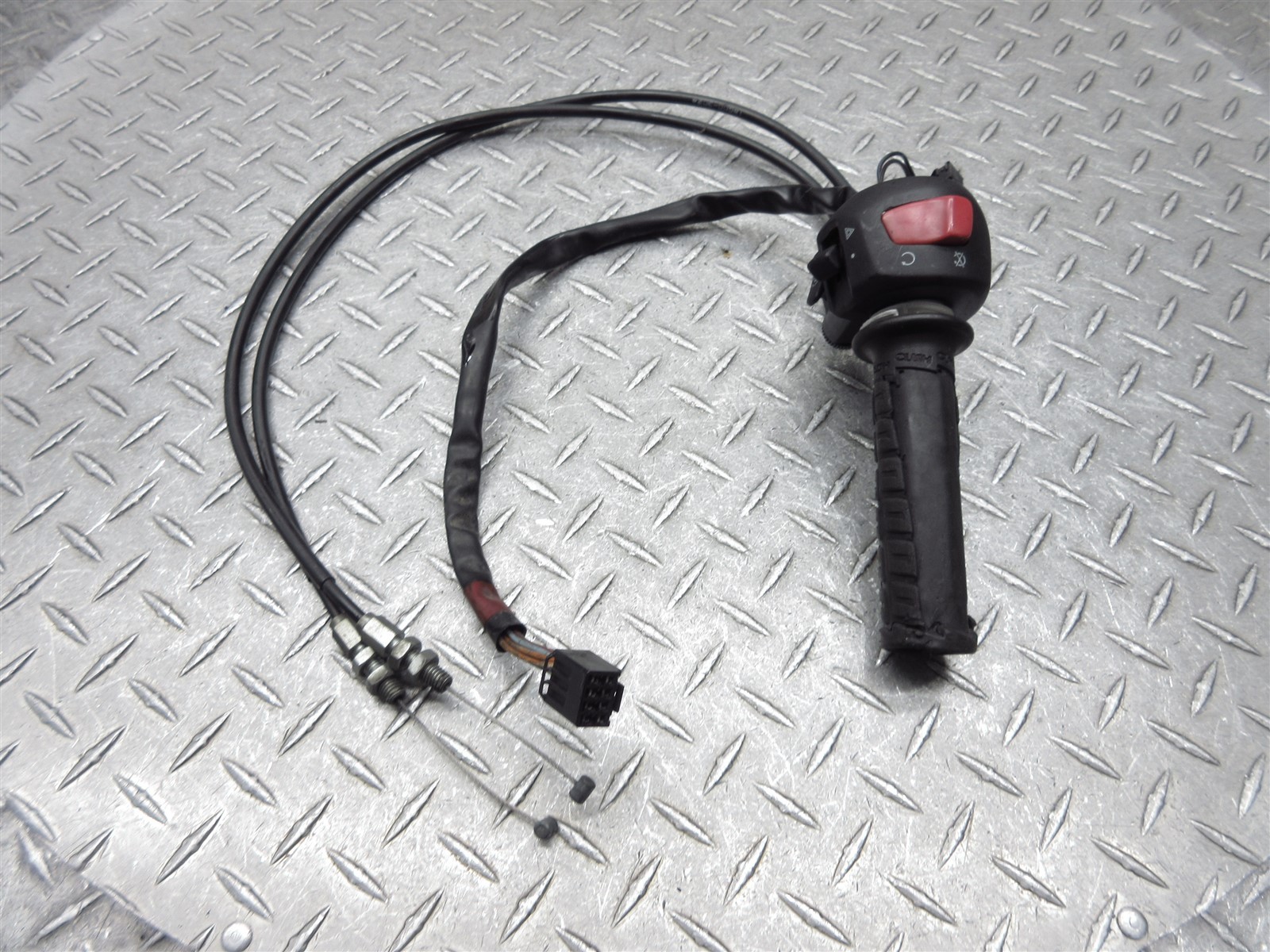 2003 03-04 Suzuki GSXR 1000 GSXR1000 Right Switch Throttle Control Cable Grip