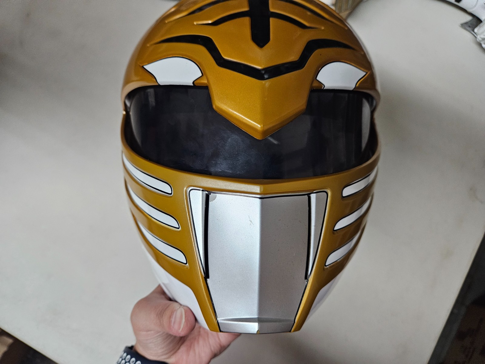 Hasbro Lightning Collection Mighty Morphin Power Rangers White Ranger Helmet