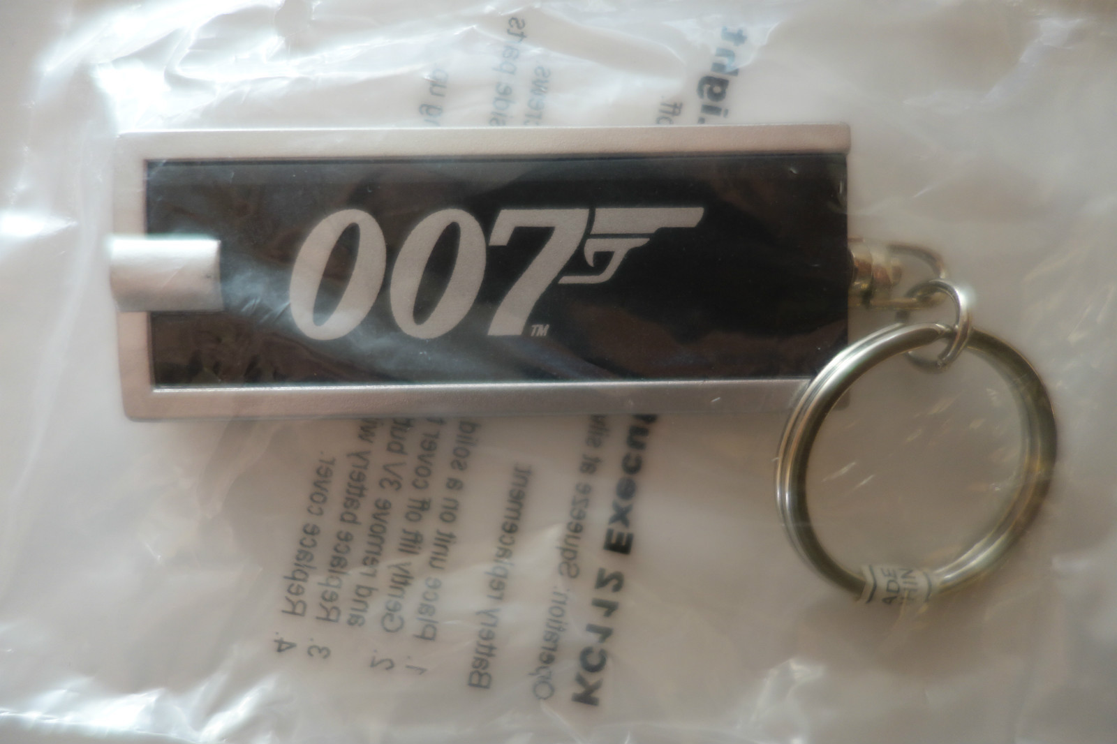 James Bond 007 Wristband, Phone Tag & Keyring Light Set, Quantum of Solace Gift