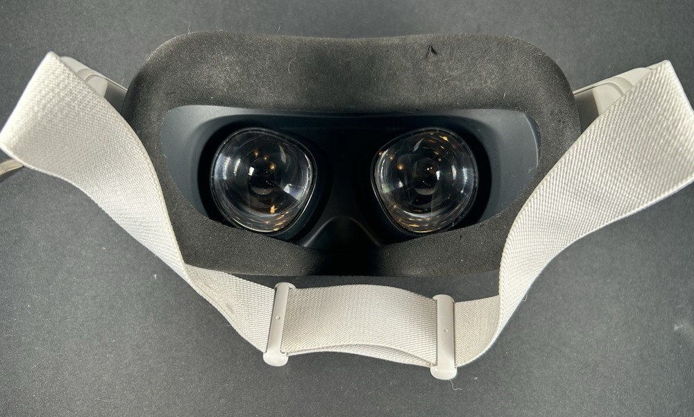 Oculus Quest 2 (128GB) Virtual Reality Headset - No Controllers, Not Tested