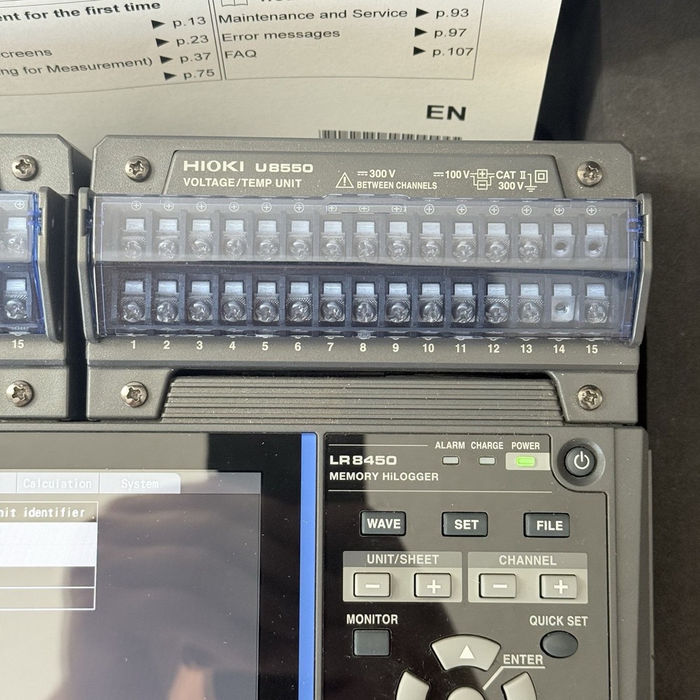 Hioki Data Memory Logger HiLogger LR8450 With (2) Voltage Temp Unit U8550
