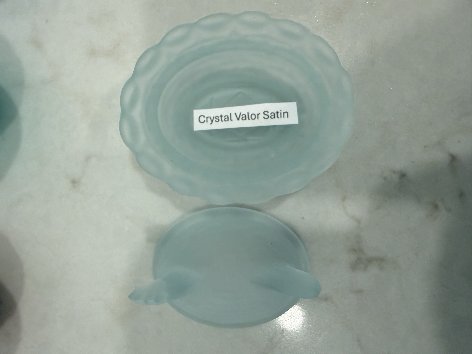Boyd Crystal Valor Satin Hen On Nest