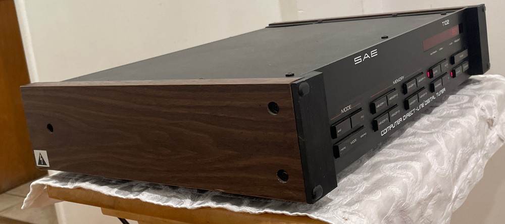 SAE T102 Digital Tuner