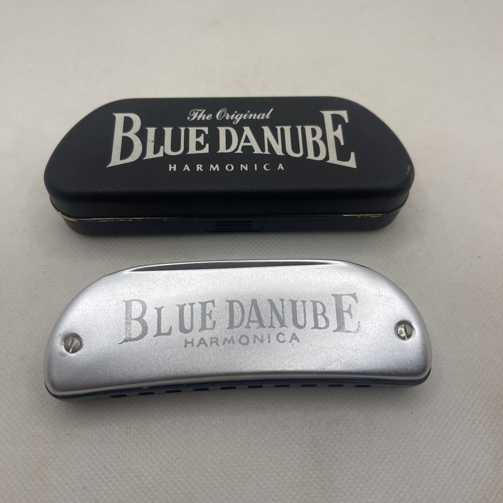 BLUE DANUBE HARMONICA KEY A with Case