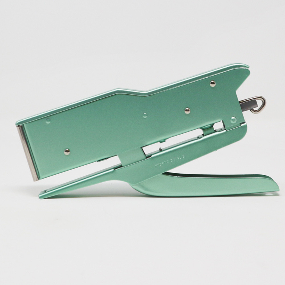 Zenith 548/E Antibacterial Plier Stapler: plier-style stapler (Green)