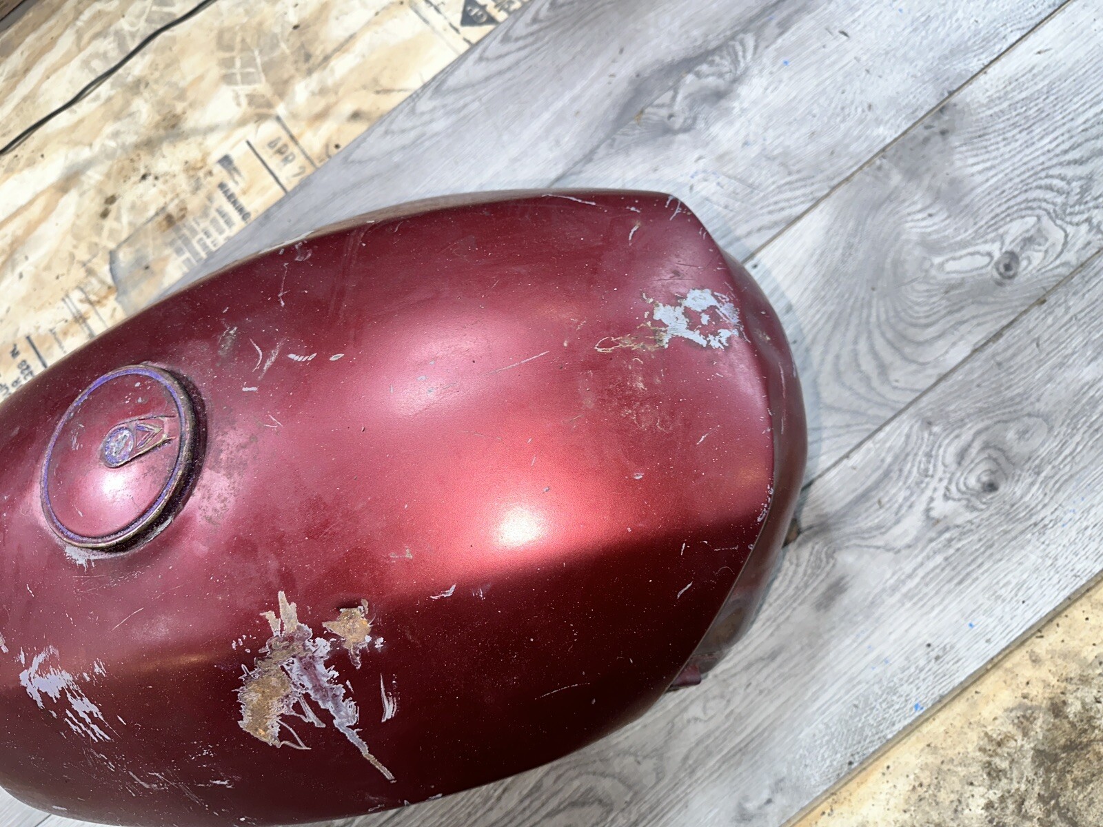 1983 Suzuki GS750E OEM GAS TANK