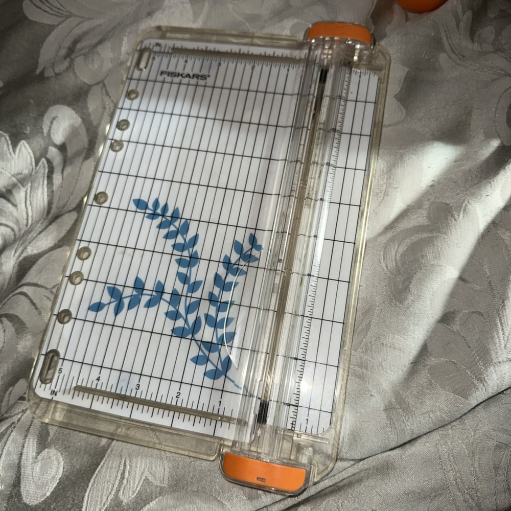 Fiskars Paper Cutter Blade Style Cutting Board School Muti Type Ring Binders