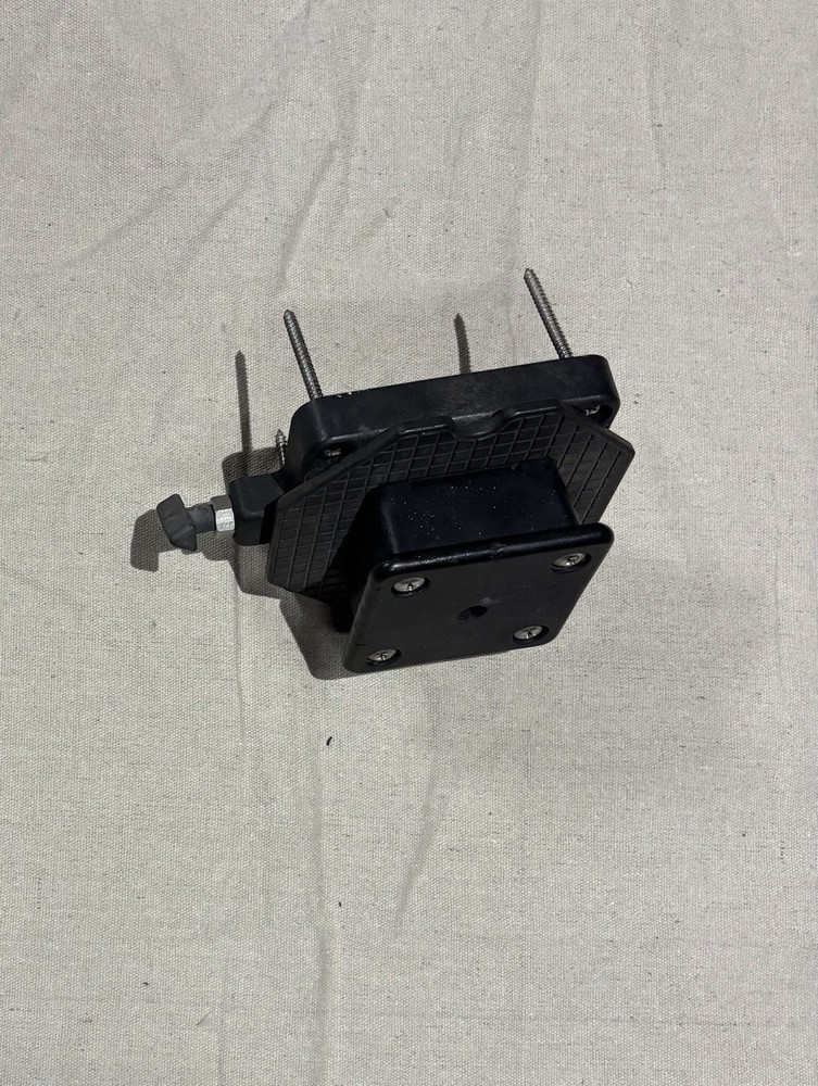Electric Cannon magnum 10 Downrigger with Mounting Bracket.