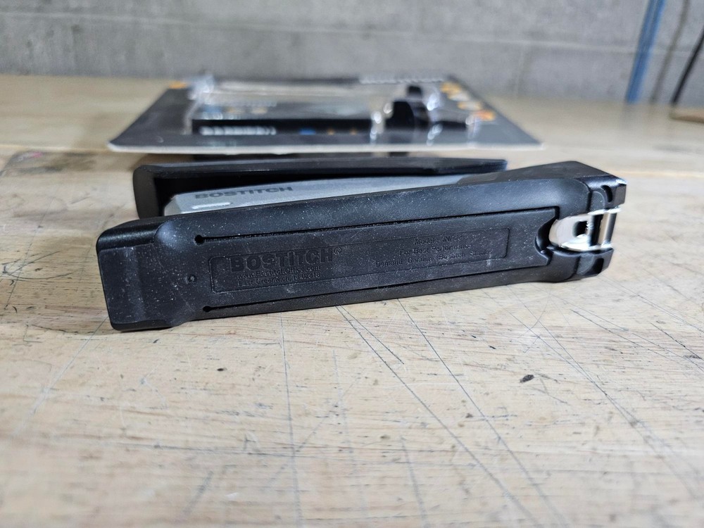 Bostitch Premium Desktop Stapler Value Pack Staple Remover + 5000 Staples