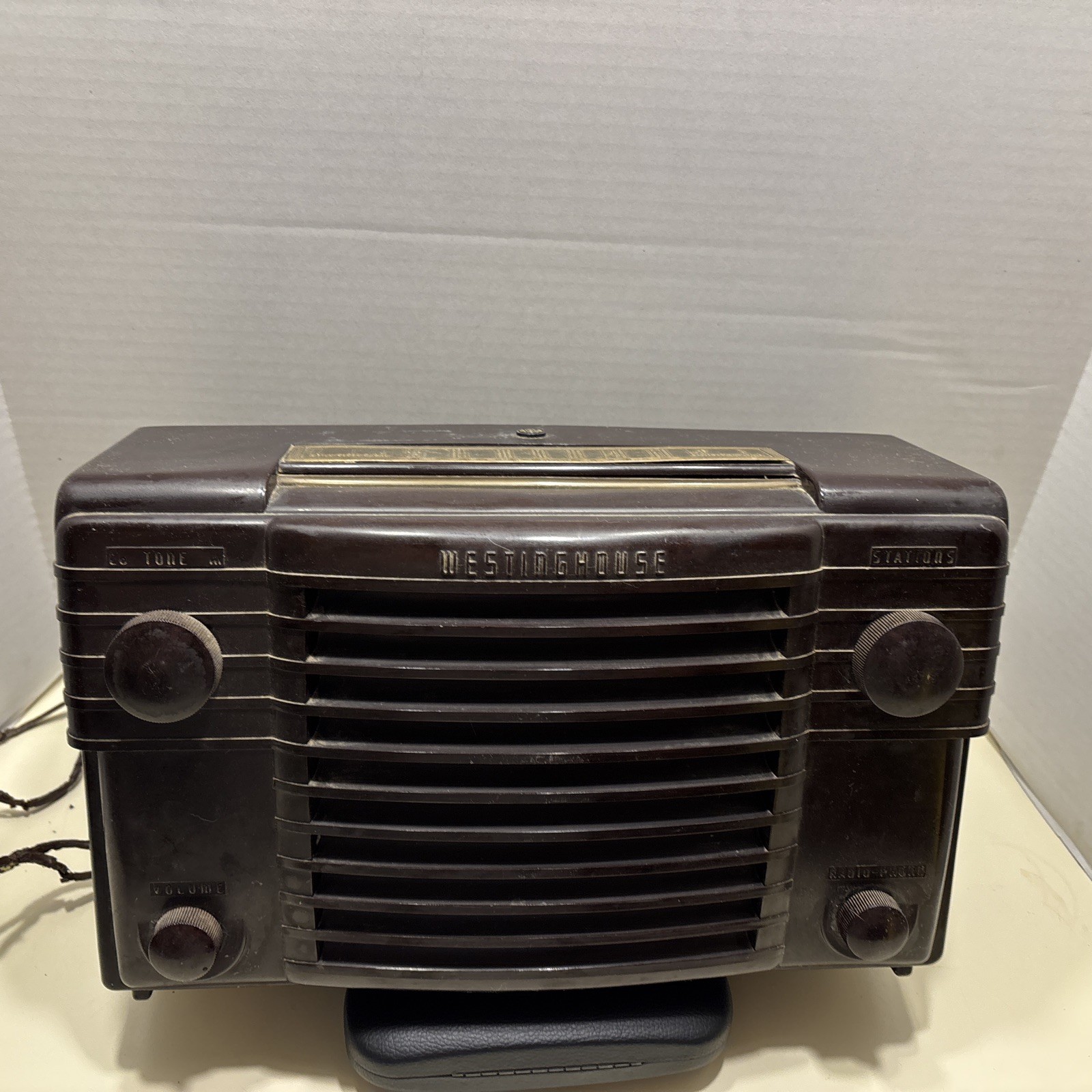 Westinghouse Classic Tube Type Radio M# H-247 Radio Parts/Repair.Read Details