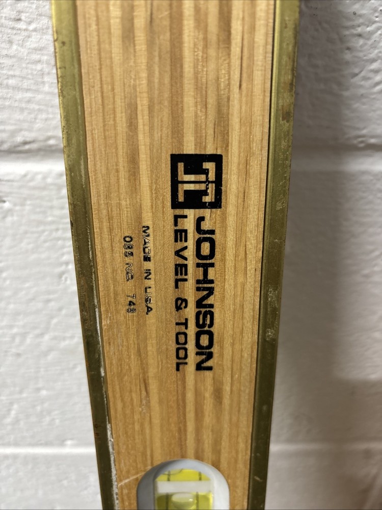 JOHNSON LEVEL & TOOL NO.748 4ft LEVEL WITH CASE