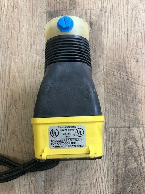 LMI MILTON ROY ELECTROMAGNETIC DOSING PUMP AA151-85HV